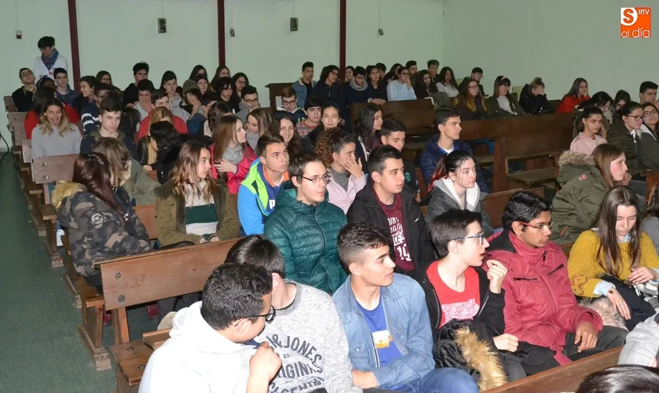 Los alumnos de los IES mirobrigenses conocen sus alternativas de futuro  