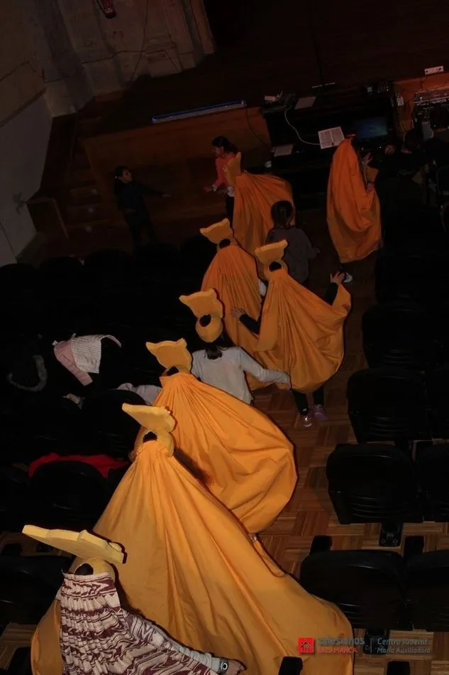 Foto 5 - El Centro Juvenil Mar&iacute;a Auxiliadora lleva a escena el Musical &Eacute;l vive en t&iacute;