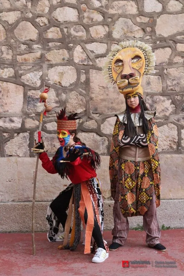 Foto 2 - El Centro Juvenil Mar&iacute;a Auxiliadora lleva a escena el Musical &Eacute;l vive en t&iacute;