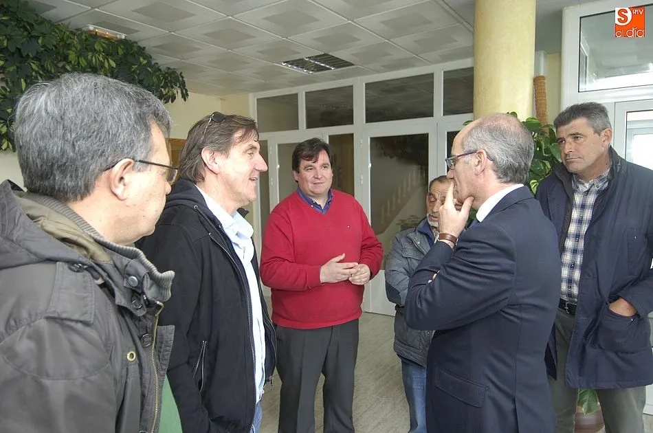 Foto 10 - M&aacute;s de 388.000 euros mejoran la comunicaci&oacute;n entre El Pedroso de la Armu&ntilde;a y Arabayona de M&oacute;gica