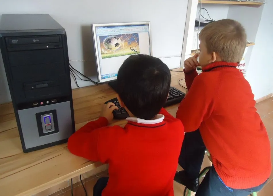 Foto 10 - Apuesta firme por la inform&aacute;tica en el colegio Padres Trinitarios