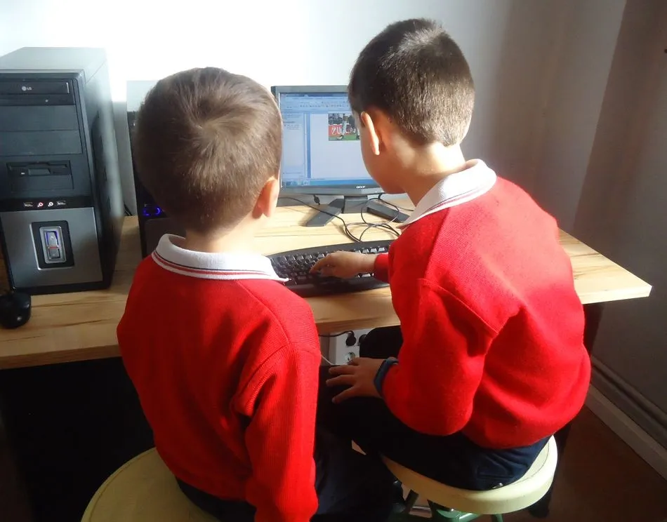 Foto 9 - Apuesta firme por la inform&aacute;tica en el colegio Padres Trinitarios