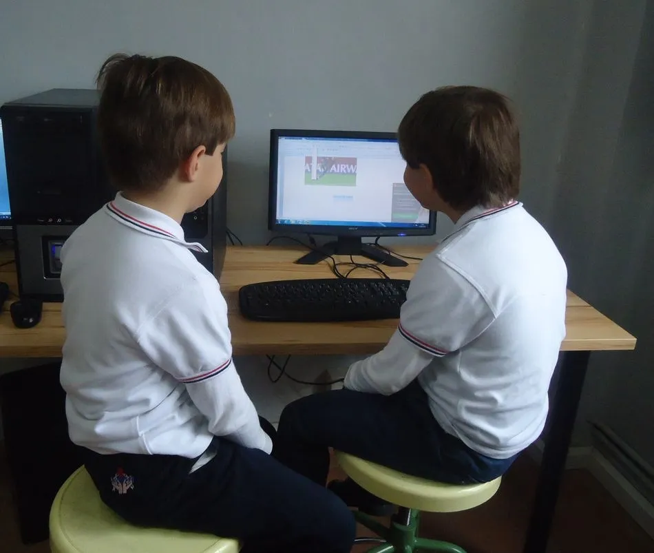 Foto 6 - Apuesta firme por la inform&aacute;tica en el colegio Padres Trinitarios