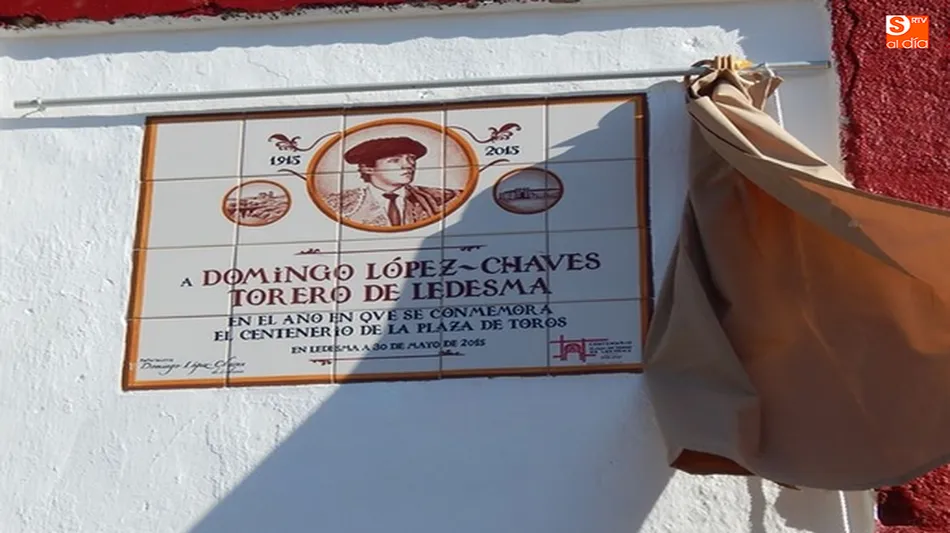 Mosaico en honor al matador salamantino en la Plaza de Toros de Ledesma