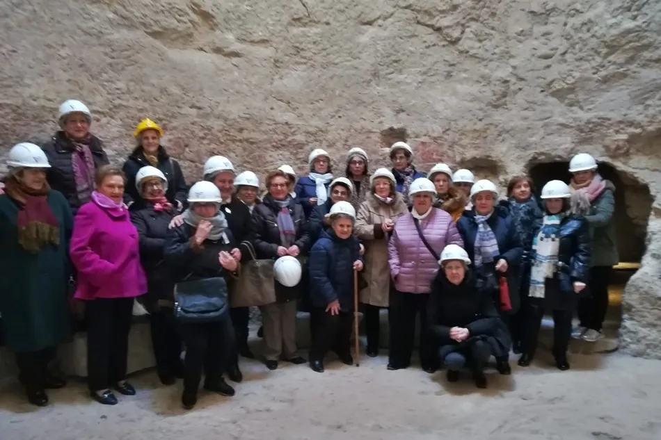 Interesante visita al Pozo de Nieve con la Asociación de Mujeres El Carmen
