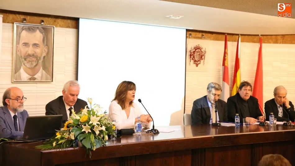Foto 2 - La poes&iacute;a llega al Ciclo Cultural del Colegio Oficial de M&eacute;dicos, que alcanza su XVI edici&oacute;n