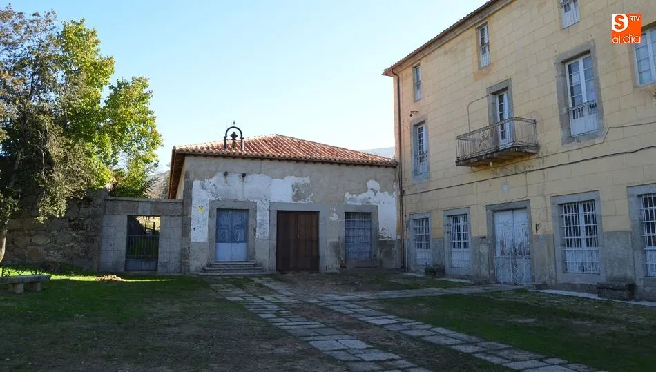 Aspecto del jardín de entrada a El Bosque, antes de su intervención