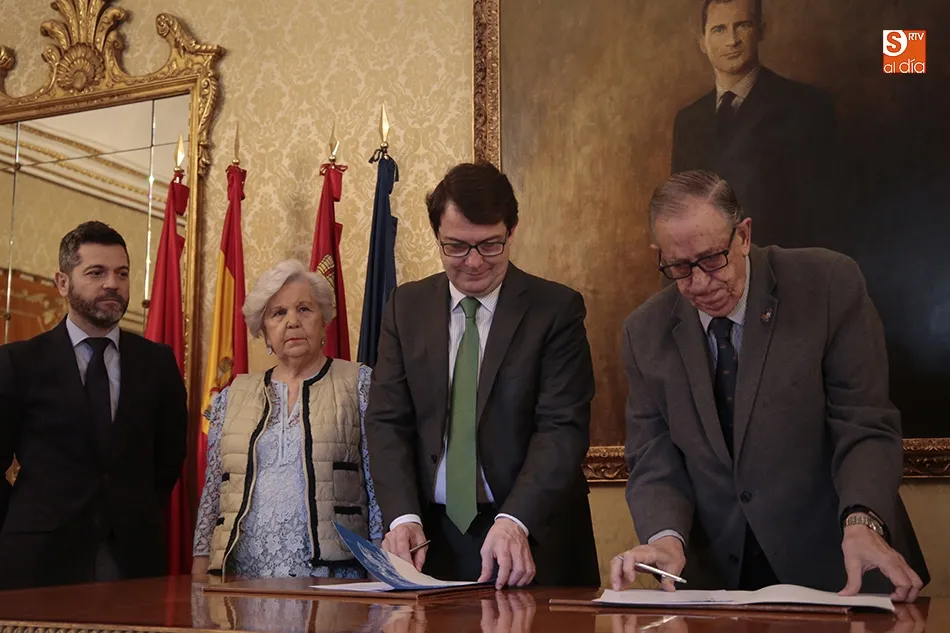 Foto 8 - El Ayuntamiento aportar&aacute; 8.000 euros al Casino para actividades culturales gratuitas