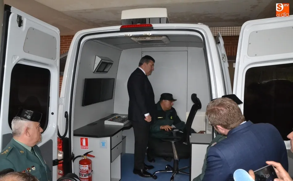 Foto 11 - La Guardia Civil de Fuentes de O&ntilde;oro incorpora un sistema m&oacute;vil de Rayos X para erradicar el...