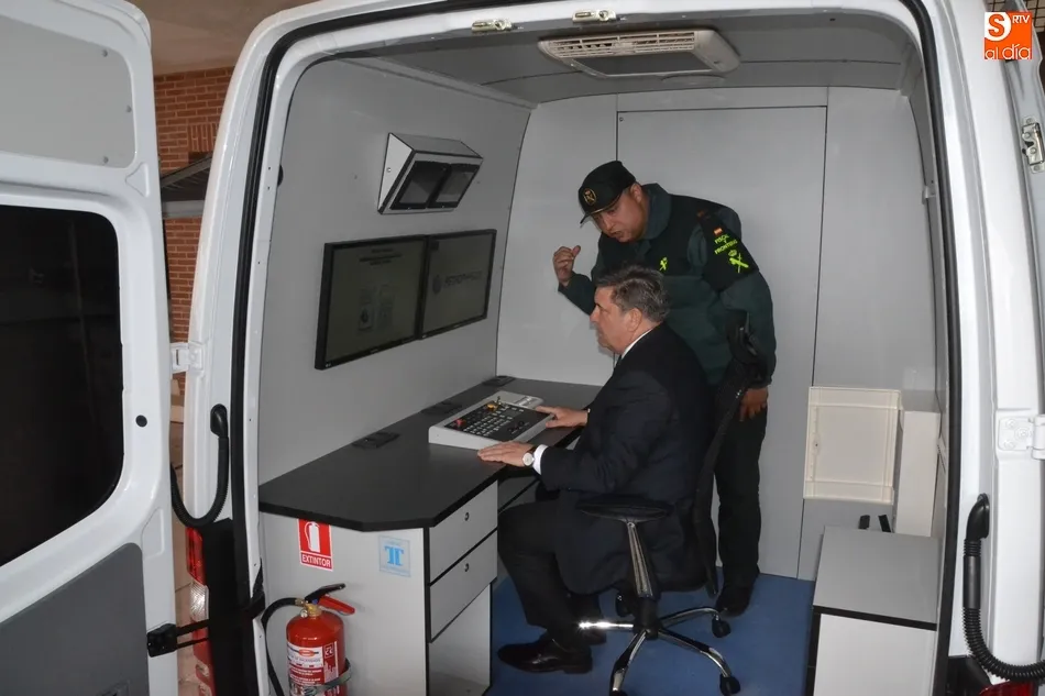 Foto 9 - La Guardia Civil de Fuentes de O&ntilde;oro incorpora un sistema m&oacute;vil de Rayos X para erradicar el...