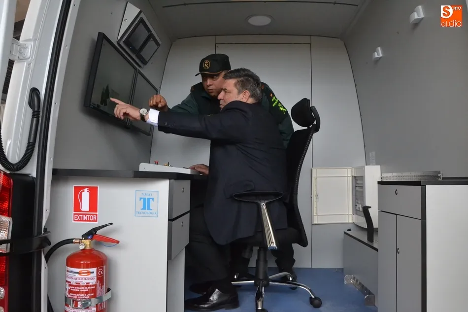 Foto 5 - La Guardia Civil de Fuentes de O&ntilde;oro incorpora un sistema m&oacute;vil de Rayos X para erradicar el...