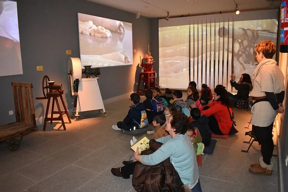 Foto 4 - Guijuelo recibe una visita did&aacute;ctica de los escolares de Fuenterroble de Salvatierra