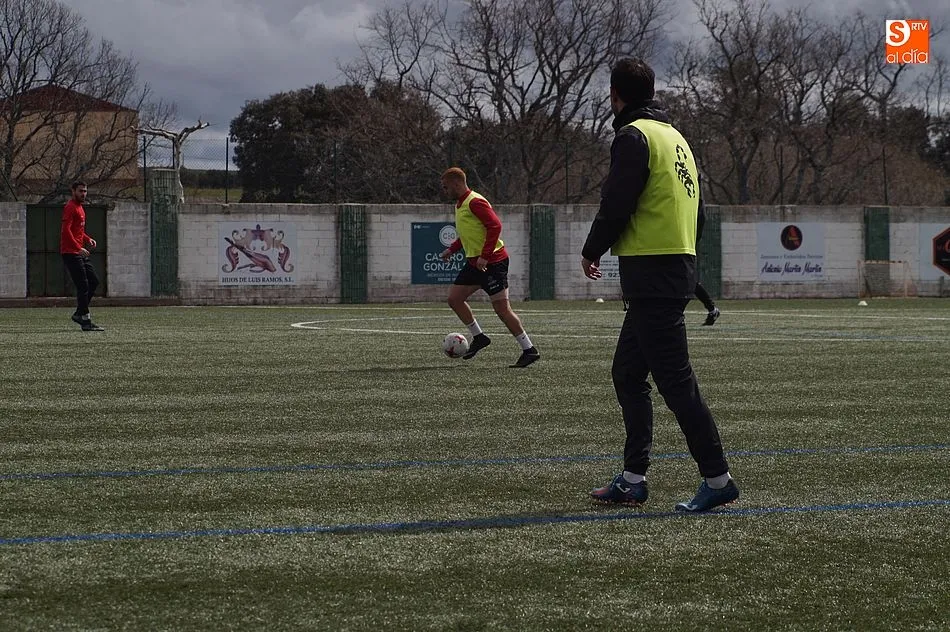 Foto 9 - El CD Guijuelo afronta una nueva final por la salvaci&oacute;n en casa del Pontevedra