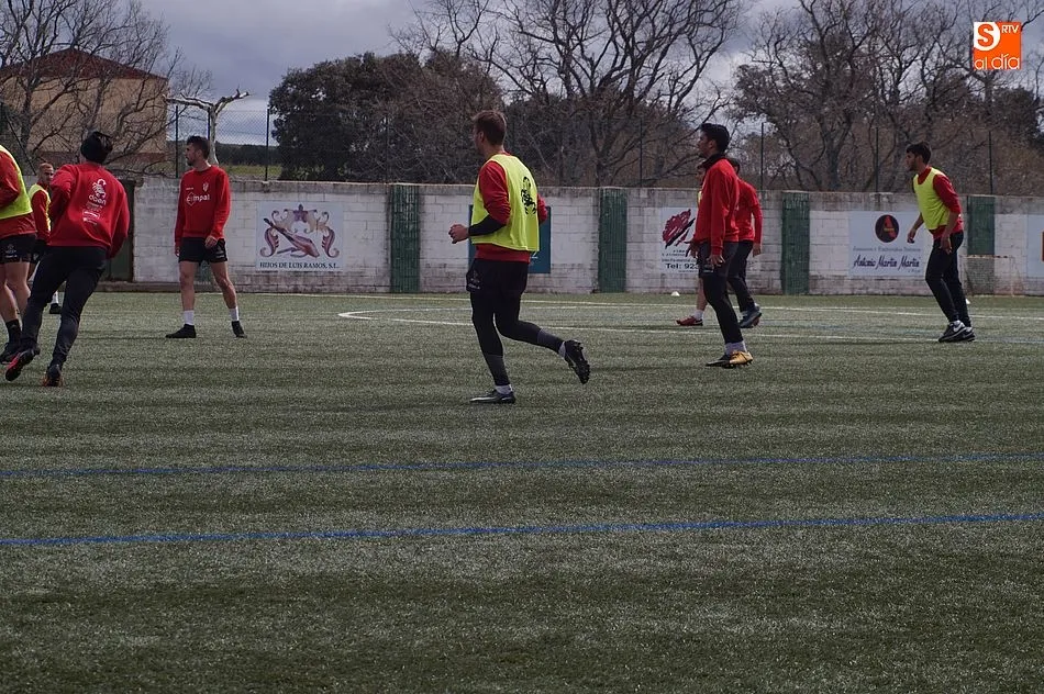 Foto 7 - El CD Guijuelo afronta una nueva final por la salvaci&oacute;n en casa del Pontevedra