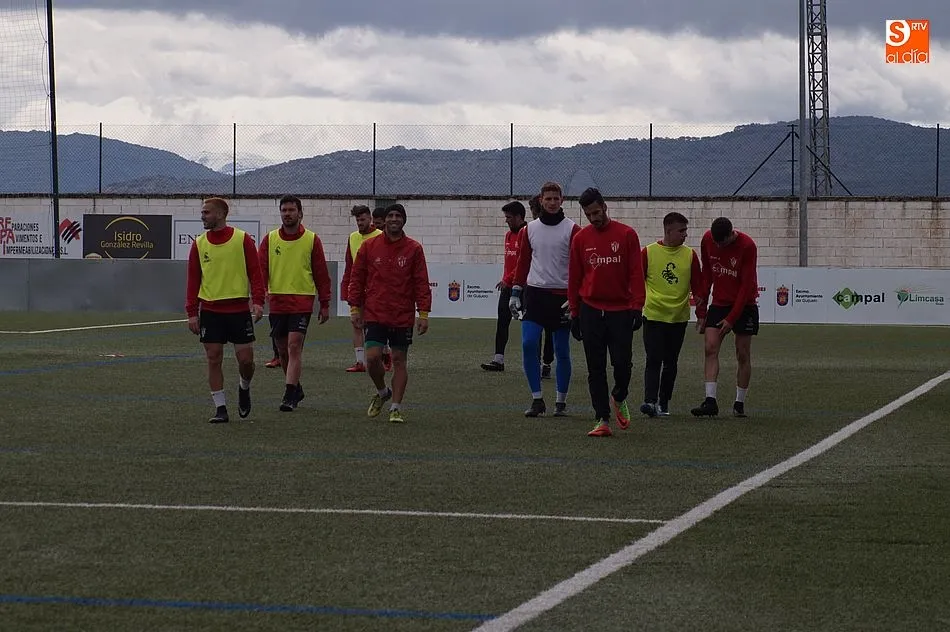 Foto 3 - El CD Guijuelo afronta una nueva final por la salvaci&oacute;n en casa del Pontevedra