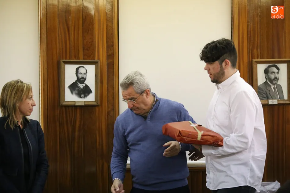 Foto 10 - Entrega de premios de la fase local de la Olimpiada de Qu&iacute;mica