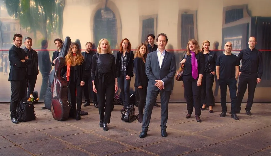 Fabián Panisello es el director del grupo instrumental