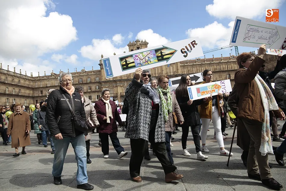 Foto 11 - La Plaza Mayor recibe el tradicional &lsquo;abrazo&rsquo; de Manos Unidas