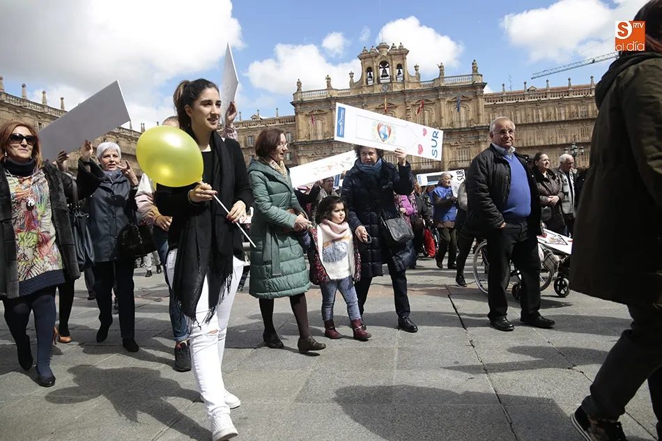 Foto 9 - La Plaza Mayor recibe el tradicional &lsquo;abrazo&rsquo; de Manos Unidas