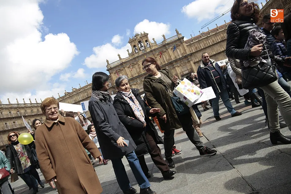 Foto 8 - La Plaza Mayor recibe el tradicional &lsquo;abrazo&rsquo; de Manos Unidas