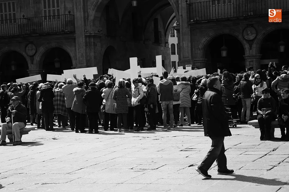 Foto 5 - La Plaza Mayor recibe el tradicional &lsquo;abrazo&rsquo; de Manos Unidas