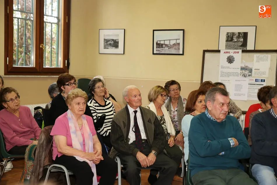 Foto 11 - La Asociaci&oacute;n de Mayores de Tejares celebra su 32 aniversario  