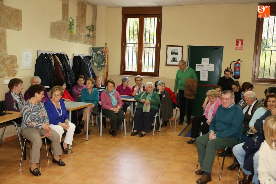 Foto 3 - La Asociaci&oacute;n de Mayores de Tejares celebra su 32 aniversario  