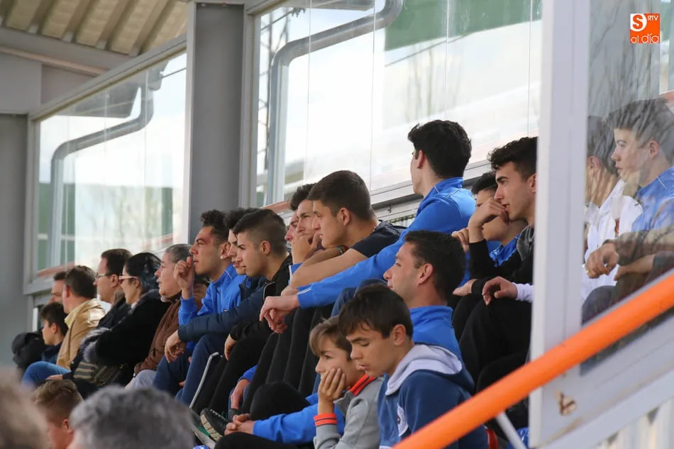 Foto 7 - El Hergar Camelot golea al Ciudad Rodrigo en un derbi pleno de goles donde llev&oacute; la iniciativa