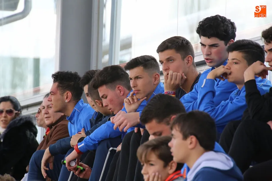 Foto 5 - El Hergar Camelot golea al Ciudad Rodrigo en un derbi pleno de goles donde llev&oacute; la iniciativa