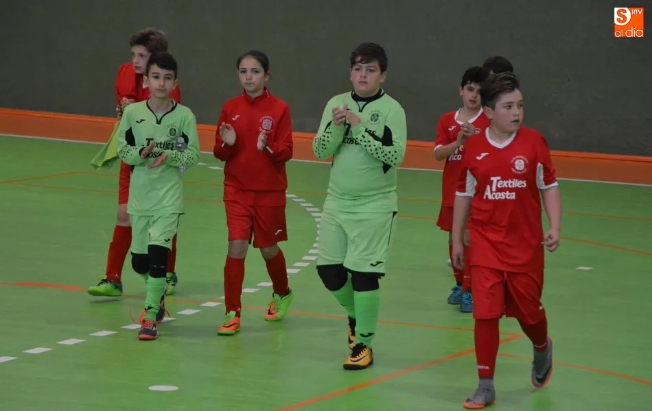 Foto 4 - El t&iacute;tulo de campe&oacute;n bicomarcal Alev&iacute;n se decide en la pr&oacute;rroga a favor del III Columnas A  