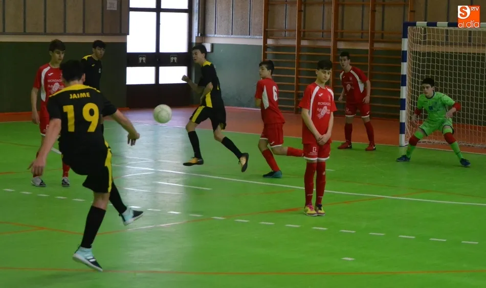 Foto 20 - El Cadete del III Columnas se proclama campe&oacute;n bicomarcal con el expediente inmaculado  