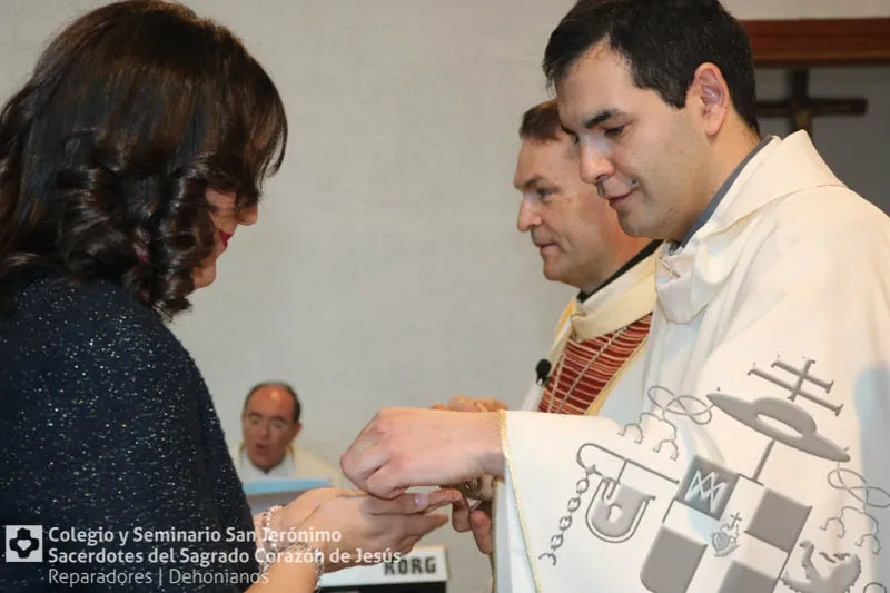 Foto 6 - La familia dehoniana arropa la ordenaci&oacute;n sacerdotal de Antonio Garc&iacute;a Rogado