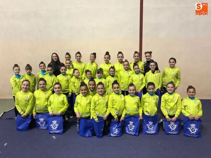 Representantes del C.D. Albense en la jornada de gimnasia rítmica