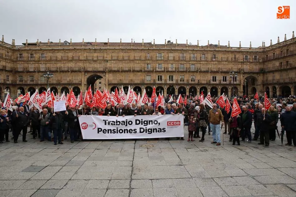 Foto 3 - Los pensionistas califican de "trampa&rdquo; la subida anunciada por Rajoy