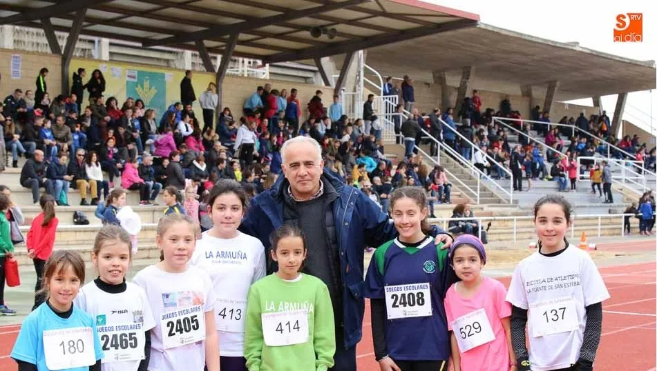 Jornada de Juegos Escolares en las pistas del Helmántico para alevines y cadetes