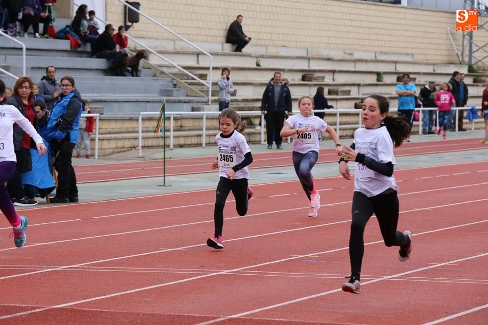Foto 7 - Jornada de Juegos Escolares en las pistas del Helm&aacute;ntico para alevines y cadetes