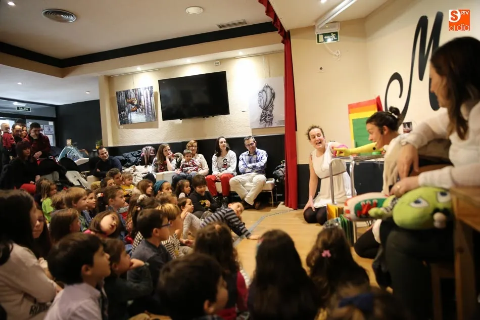 Foto 4 - Divertida sesi&oacute;n de cuentacuentos en Manolita Caf&eacute; con Un punto curioso