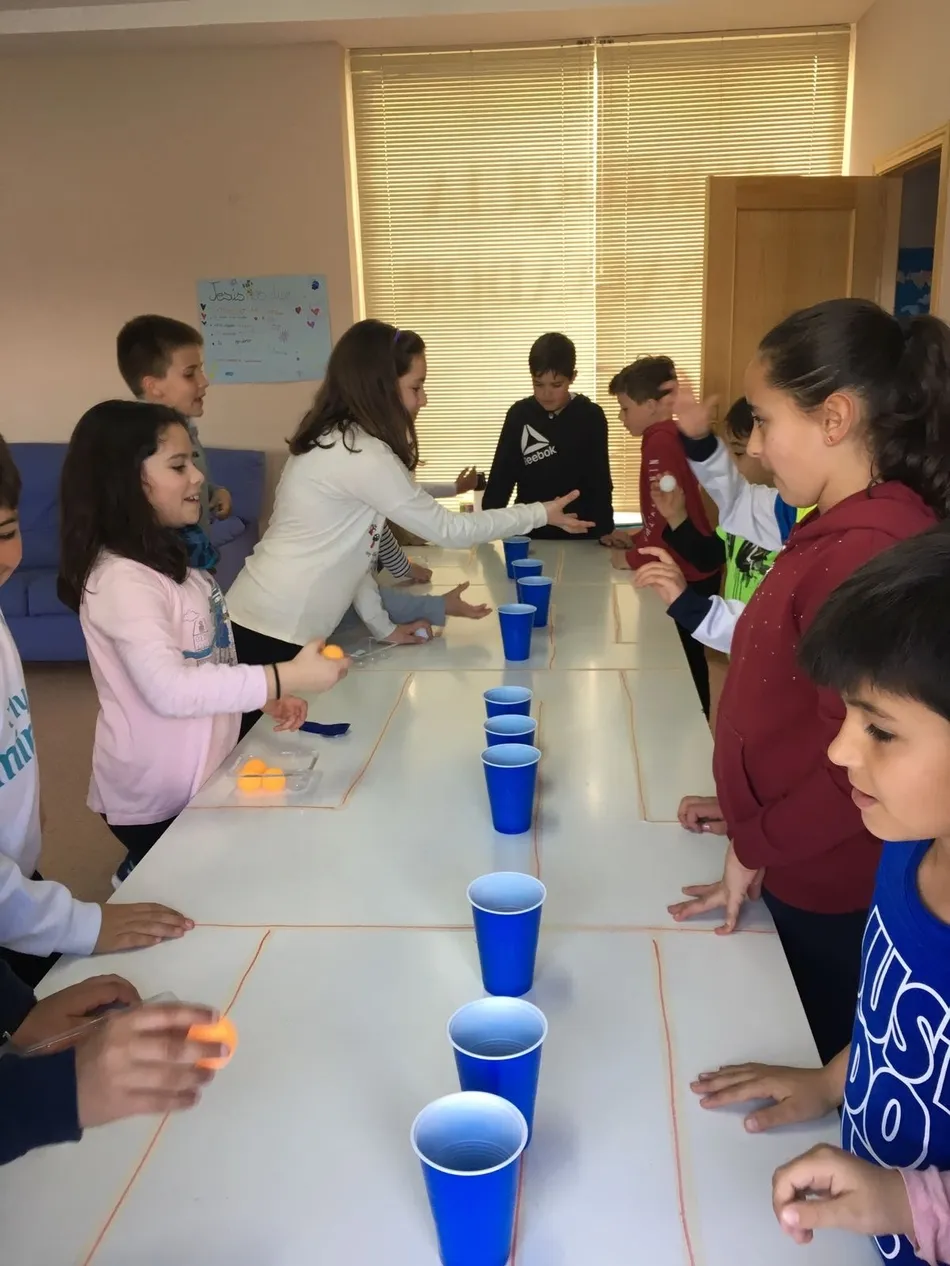 Foto 6 - Los ni&ntilde;os de 1&ordf; Comuni&oacute;n de El Salvador y San Crist&oacute;bal disfrutan de una convivencia  
