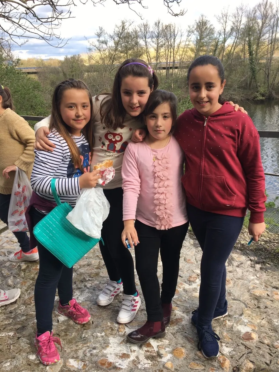 Foto 3 - Los ni&ntilde;os de 1&ordf; Comuni&oacute;n de El Salvador y San Crist&oacute;bal disfrutan de una convivencia  