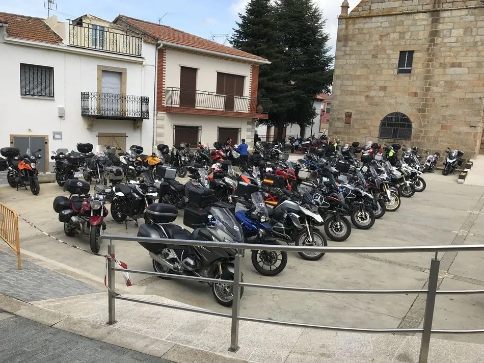 Foto 10 - Un total de 260 moteros disfrutan de una buena mesa en Saucelle  