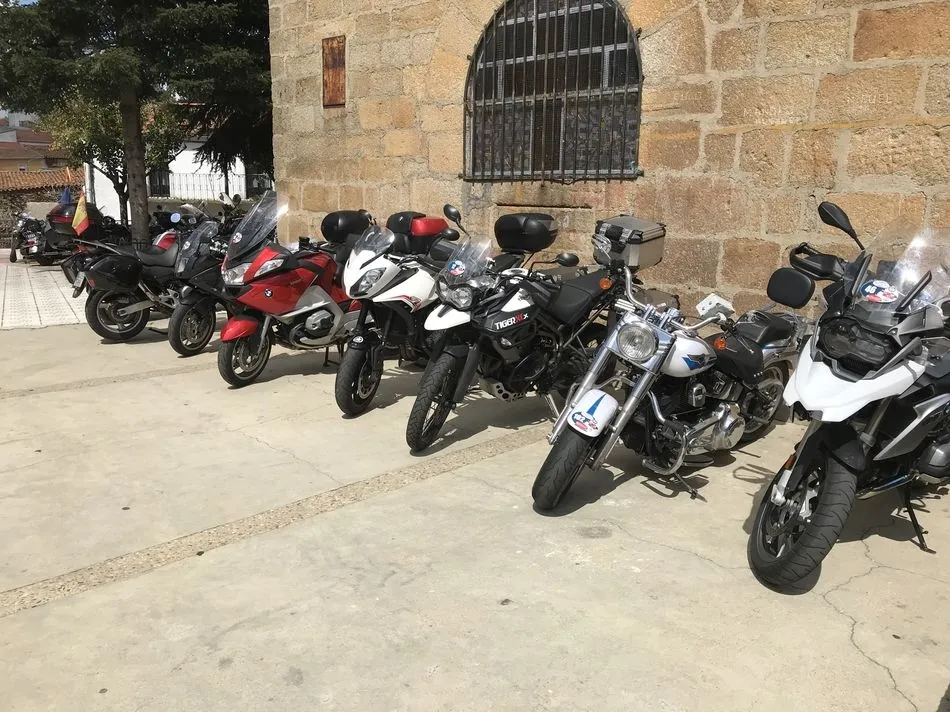 Foto 5 - Un total de 260 moteros disfrutan de una buena mesa en Saucelle  