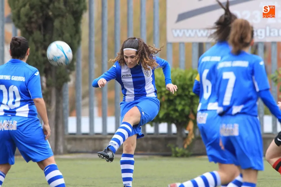 Foto 2 - El Navega se aferra a la Liga Nacional y Salamanca FF B y Sporting Garrido firman tablas en la...