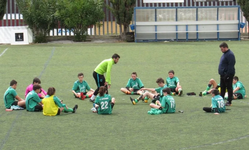 Foto 6 - Superioridad del CDF Vitigudino Infantil ante el Salamanca FF (1-6)  