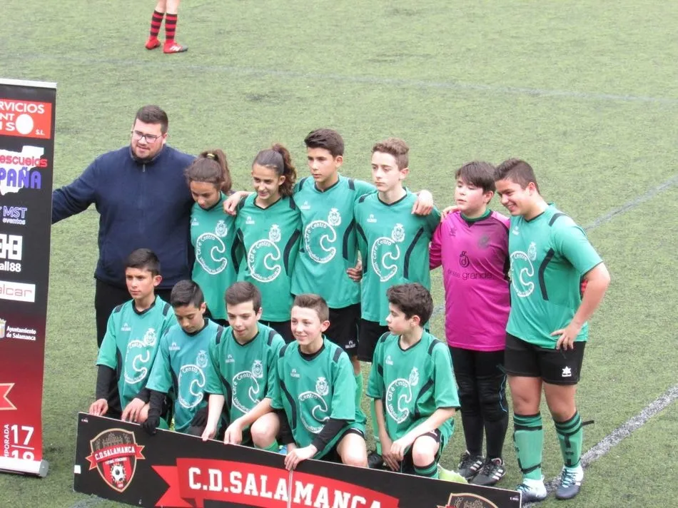 Foto 5 - Superioridad del CDF Vitigudino Infantil ante el Salamanca FF (1-6)  