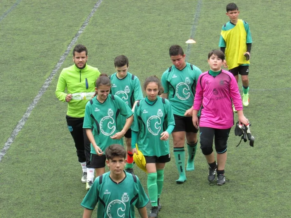 Foto 3 - Superioridad del CDF Vitigudino Infantil ante el Salamanca FF (1-6)  