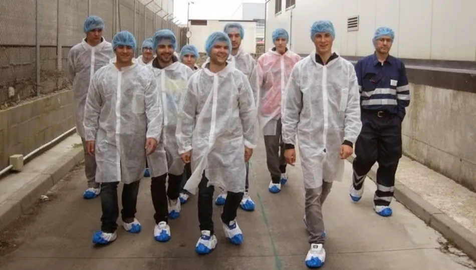 Alumnos del CIFP Ciudad de Béjar en una visita a la fábrica de Renault