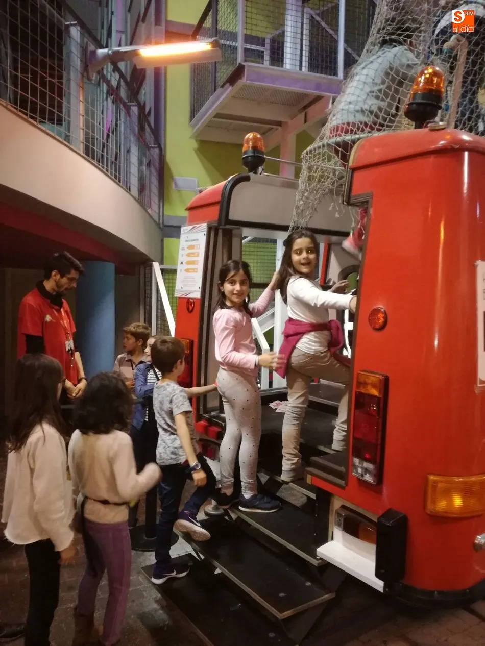 Foto 8 - La AMPA del colegio Padres Trinitarios viaja a Micr&oacute;polix  