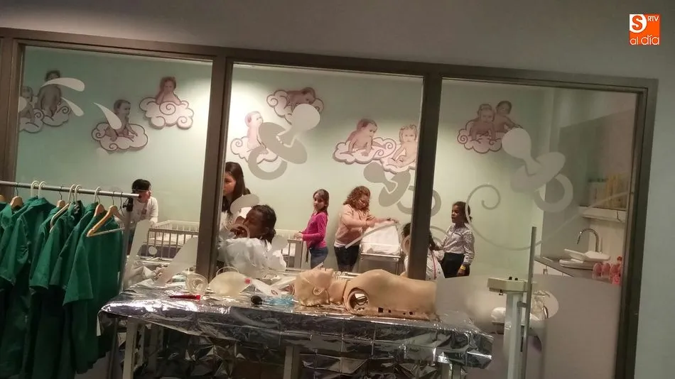 Foto 2 - La AMPA del colegio Padres Trinitarios viaja a Micr&oacute;polix  