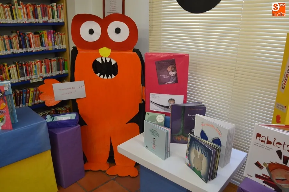 La Biblioteca Municipal celebra el Día del Libro con dos exposiciones y una lectura pública  