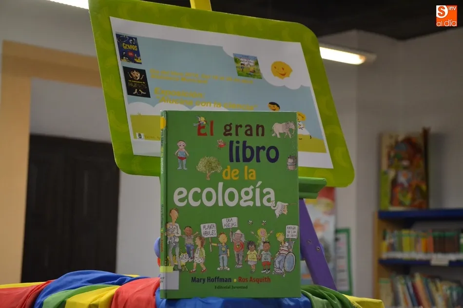 Foto 2 - La Biblioteca Municipal celebra el D&iacute;a del Libro con dos exposiciones y una lectura p&uacute;blica  
